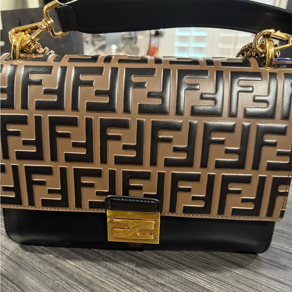 FENDI KAN U SHOULDER BAG
